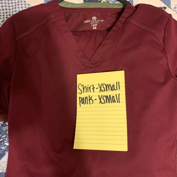 Scrub sets - Picture 5 of 6